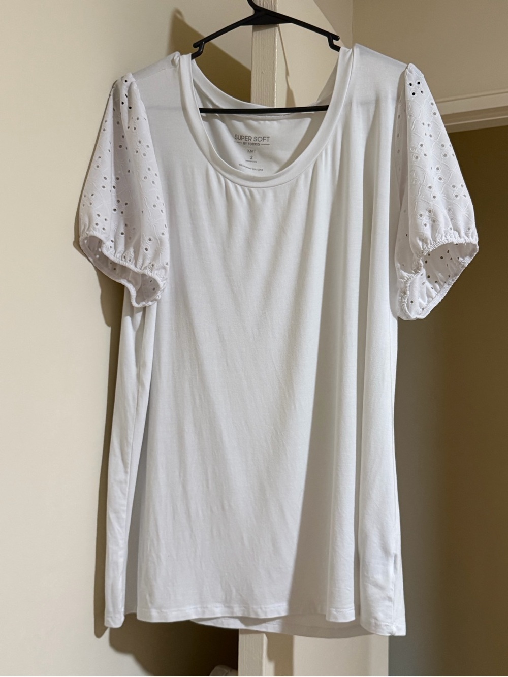 torrid White Eyelet Puff-Sleeve Tee